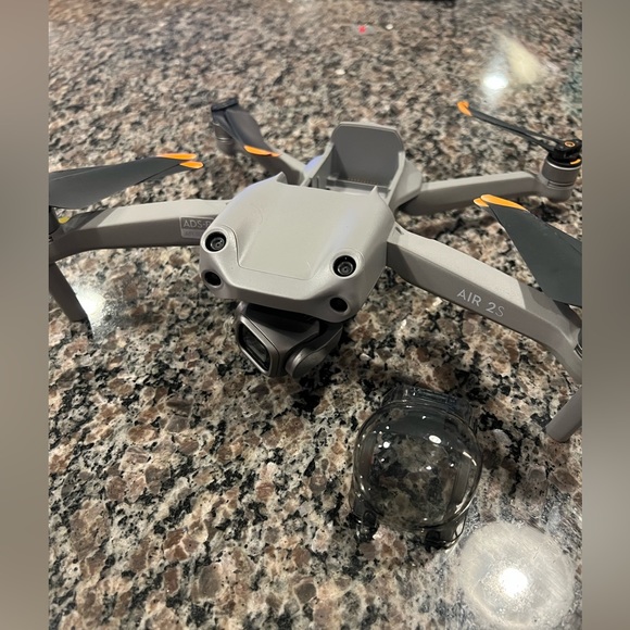 DJI air2s fly more bundle - Picture 2 of 11